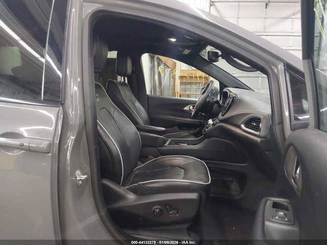 Продажа на аукционе авто 2021 Chrysler Pacifica Limited Awd, vin: 2C4RC3GG9MR536685, номер лота: 44132279