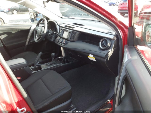 JTMBFREV7HJ127379 Toyota RAV4 LE