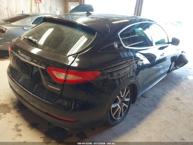 Продажа на аукционе авто 2018 Maserati Levante, vin: ZN661XUA9JX301277, номер лота: 44132398