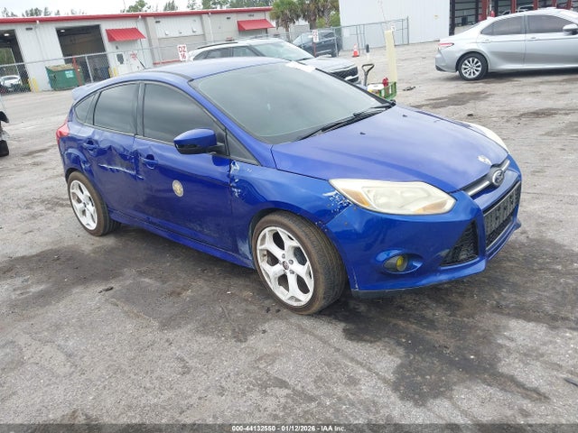 2013 Ford Focus St მანქანა იყიდება აუქციონზე, vin: 1FADP3L95DL364627, აუქციონის ნომერი: 44132550