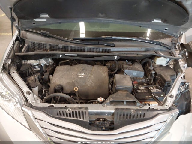 5TDDZ3DC1HS172169 Toyota Sienna Xle 7 Passenger