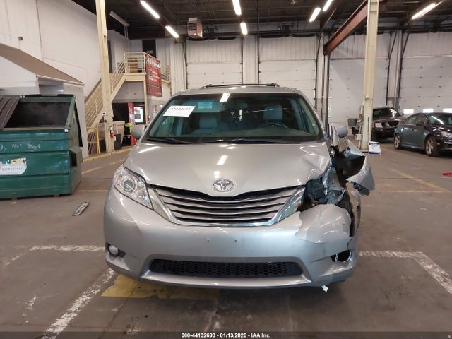 5TDDZ3DC1HS172169 Toyota Sienna Xle 7 Passenger