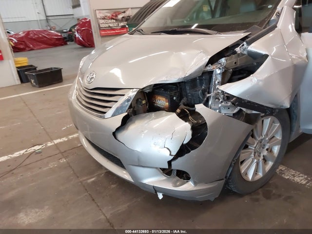 5TDDZ3DC1HS172169 Toyota Sienna Xle 7 Passenger