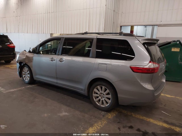 5TDDZ3DC1HS172169 Toyota Sienna Xle 7 Passenger
