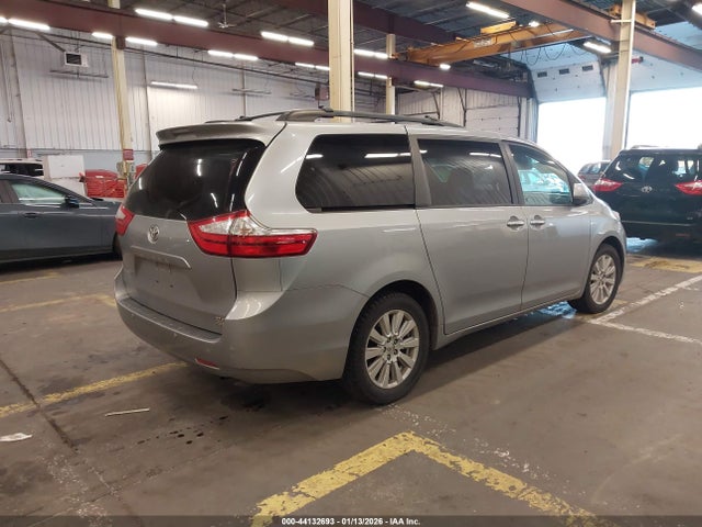 5TDDZ3DC1HS172169 Toyota Sienna Xle 7 Passenger