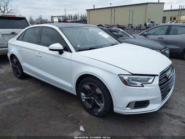 Продажа на аукционе авто 2018 Audi A3 2.0t Premium, vin: WAUB8GFF0J1044143, номер лота: 44132744
