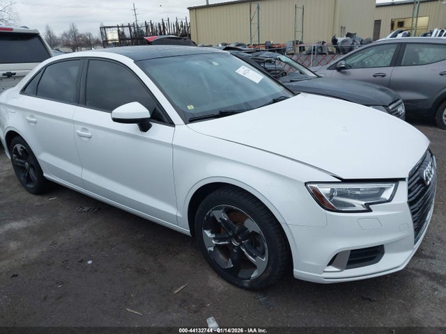 2018 Audi A3 2.0t Premium მანქანა იყიდება აუქციონზე, vin: WAUB8GFF0J1044143, აუქციონის ნომერი: 44132744