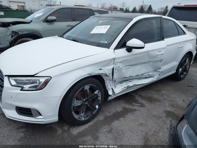 2018 Audi A3 2.0t Premium მანქანა იყიდება აუქციონზე, vin: WAUB8GFF0J1044143, აუქციონის ნომერი: 44132744