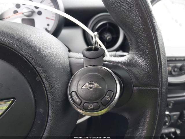 2012 MINI COOPER WMWSU3C53CT255814 Photo 10