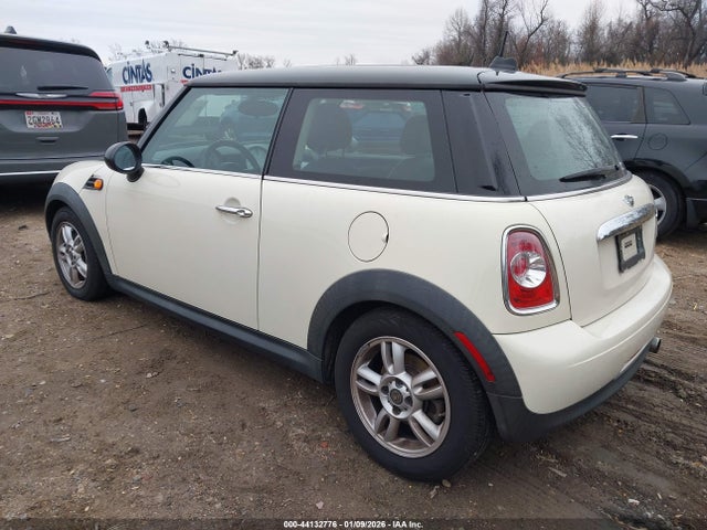 2012 MINI COOPER WMWSU3C53CT255814 Photo 2