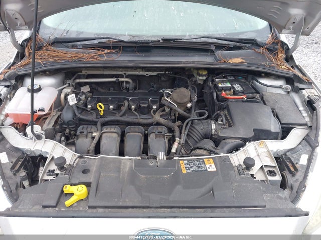1FADP3K29FL281791 Ford FOCUS SE