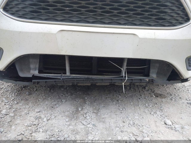 1FADP3K29FL281791 Ford FOCUS SE