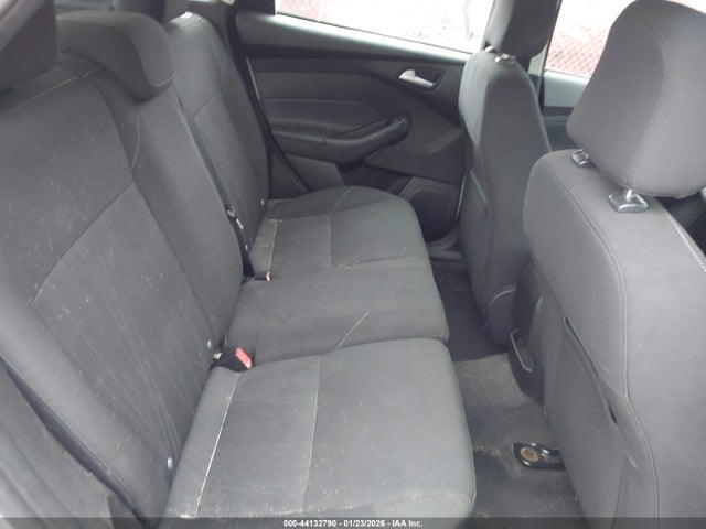 1FADP3K29FL281791 Ford FOCUS SE