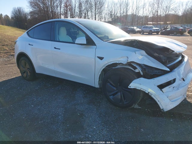2026 TESLA MODEL Y 7SAYGDED6TA491861 Photo 0