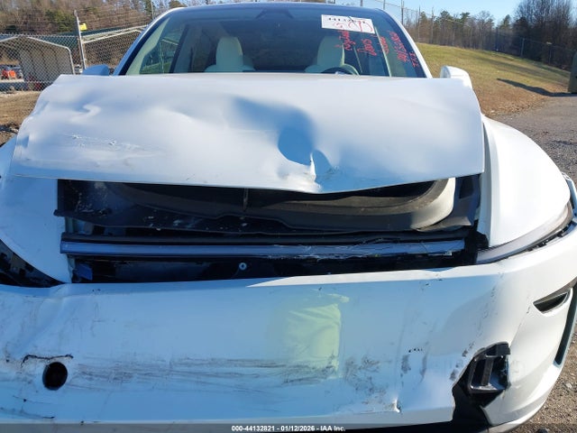 2026 TESLA MODEL Y 7SAYGDED6TA491861 Photo 9