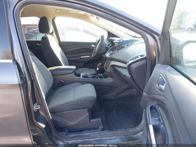 1FMCU9G9XHUB79559 Ford ESCAPE SE