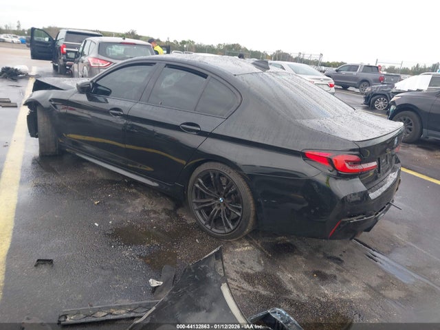 2021 BMW M5 WBS83CH07MCF87975 Photo 2