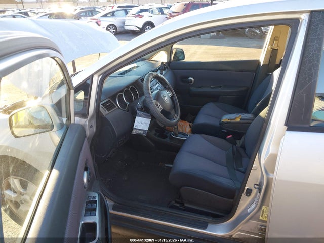 44132869 :رقم المزاد ، 3N1BC13E18L419361 vin ، 2008 Nissan Versa 1.8sl مزاد بيع