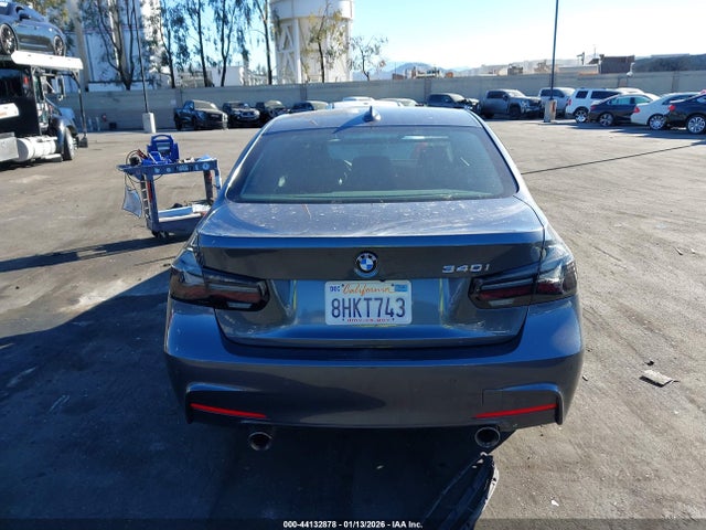 44132878 :رقم المزاد ، WBA8B3G55GNT62402 vin ، 2016 Bmw 340i مزاد بيع