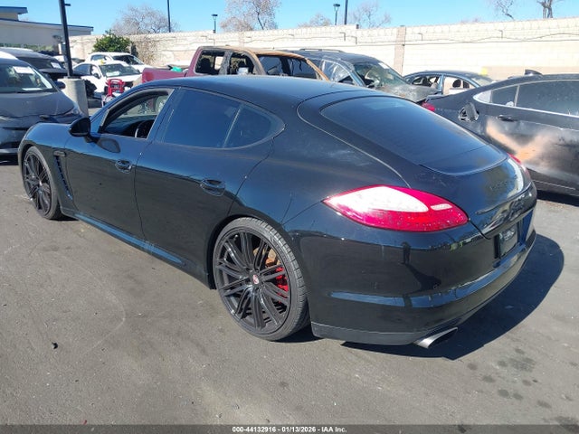 2011 PORSCHE PANAMERA WP0AA2A77BL010745 Photo 2