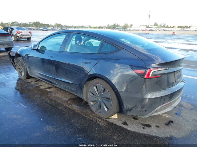 2025 TESLA MODEL 3 5YJ3E1EA6SF029500 Photo 2