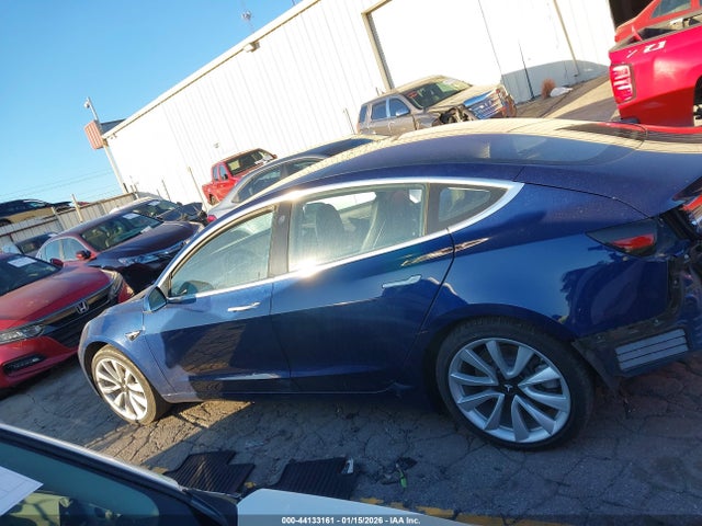 Tesla Model 3 Long Range/mid Range 2018 5YJ3E1EA8JF024944 Image 15