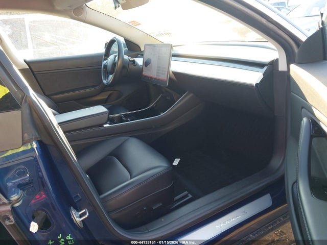 2018 TESLA MODEL 3 5YJ3E1EA8JF024944 Photo 4