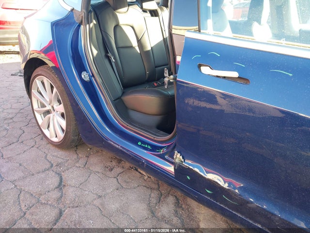 2018 TESLA MODEL 3 5YJ3E1EA8JF024944 Photo 5