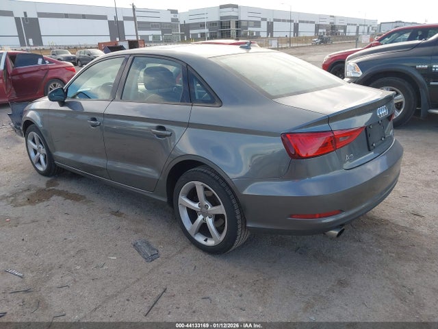 2015 AUDI A3 WAUBFGFF0F1001824 Photo 2