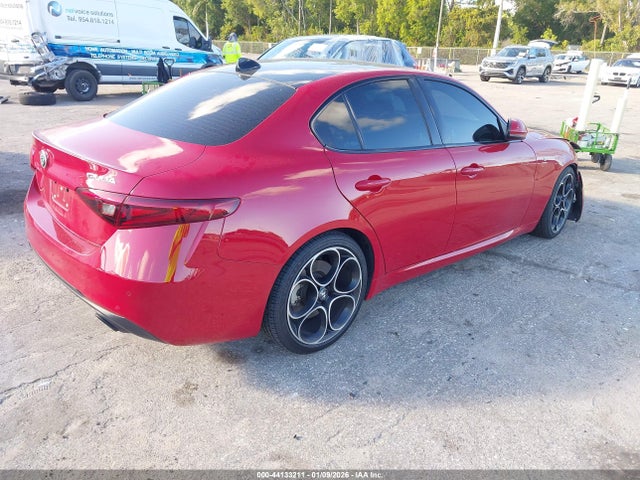 2023 ALFA ROMEO GIULIA ZARFAMBN5P7671579 Photo 3