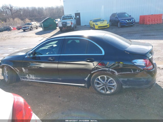 2018 Mercedes-benz C 300 მანქანა იყიდება აუქციონზე, vin: 55SWF4JB1JU239297, აუქციონის ნომერი: 44133217