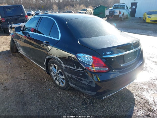 2018 MERCEDES-BENZ C 300 55SWF4JB1JU239297 Photo 2