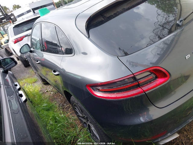 2018 PORSCHE MACAN WP1AA2A56JLB03073 Photo 2