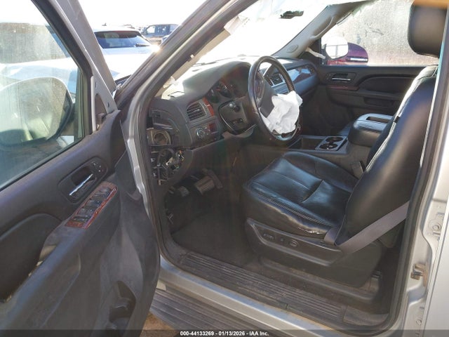 2011 CHEVROLET TAHOE 1GNSCBE07BR353409 Photo 4