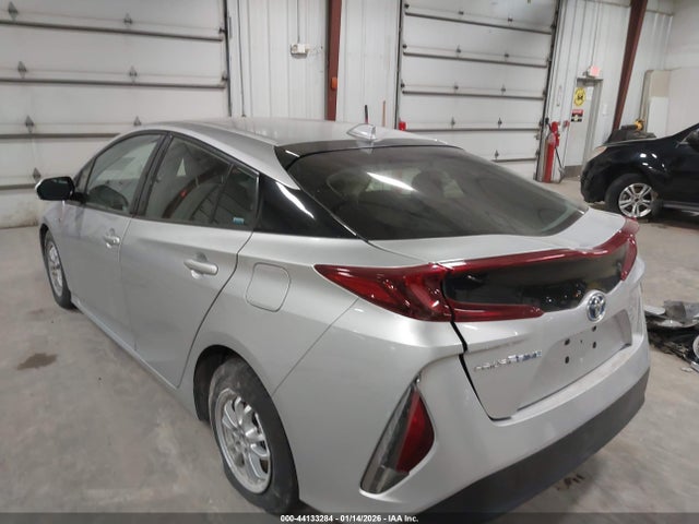 2020 TOYOTA PRIUS PRIME JTDKARFP3L3157720 Photo 2