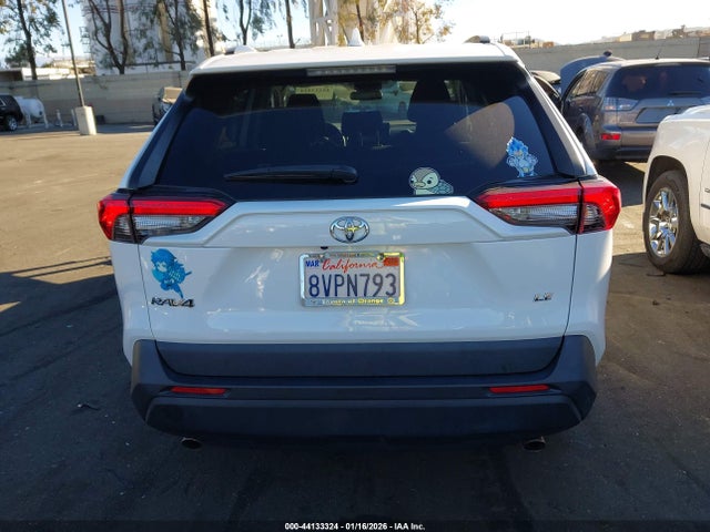 Toyota RAV4 LE 2021 2T3H1RFV4MC117381 Image 17