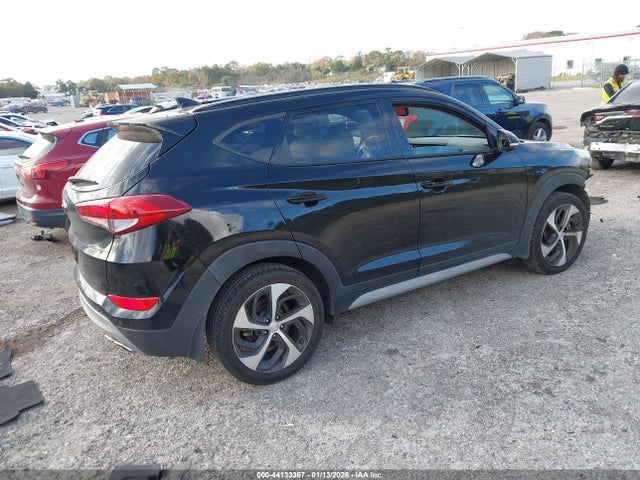 2018 HYUNDAI TUCSON KM8J33A21JU809607 Photo 3