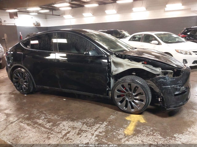Продажа на аукционе авто 2022 Tesla Model Y Performance Dual Motor All-wheel Drive, vin: 7SAYGDEF2NF531053, номер лота: 44133483