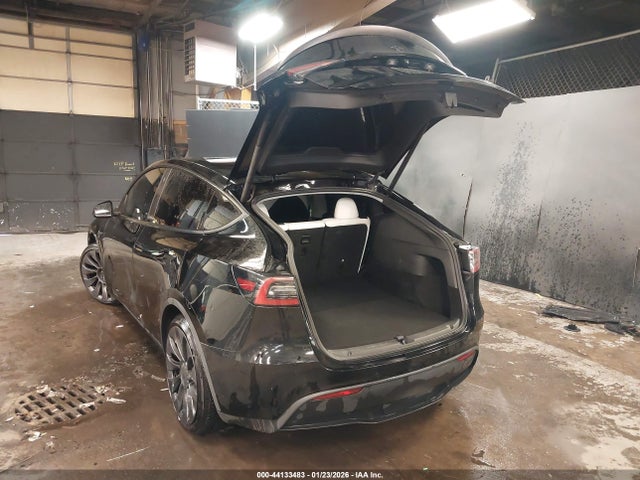 Продажа на аукционе авто 2022 Tesla Model Y Performance Dual Motor All-wheel Drive, vin: 7SAYGDEF2NF531053, номер лота: 44133483
