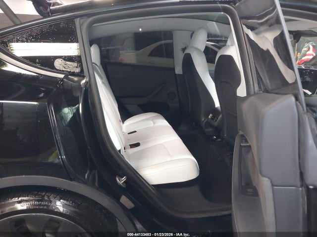 Продажа на аукционе авто 2022 Tesla Model Y Performance Dual Motor All-wheel Drive, vin: 7SAYGDEF2NF531053, номер лота: 44133483