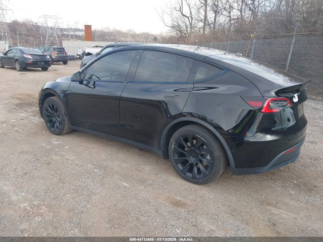 2021 TESLA MODEL Y 5YJYGDEE2MF078989 Photo 2