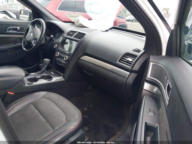 2018 FORD EXPLORER 1FM5K7D8XJGB52431 Photo 4