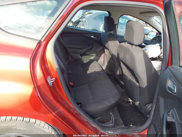 1FADP3K28JL257538 Ford FOCUS SE