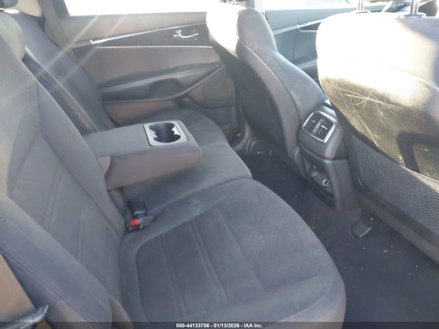 2018 Kia Sorento 3.3l Lx მანქანა იყიდება აუქციონზე, vin: 5XYPG4A53JG372617, აუქციონის ნომერი: 44133756
