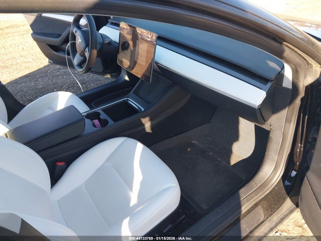 2023 TESLA MODEL 3 5YJ3E1EA6PF664269 Photo 4