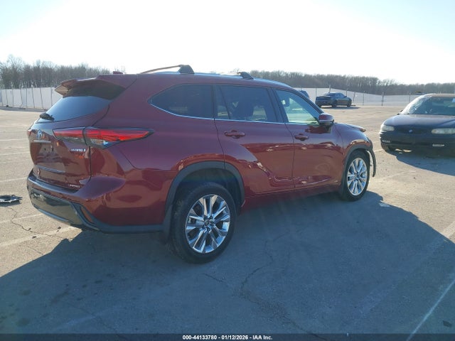 2022 TOYOTA HIGHLANDER 5TDXBRCH8NS555975 Photo 3