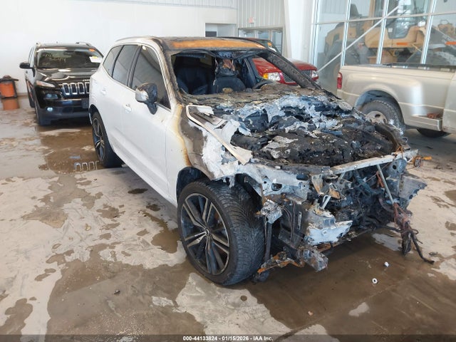 2019 VOLVO XC60 HYBRID LYVBR0DM0KB283548