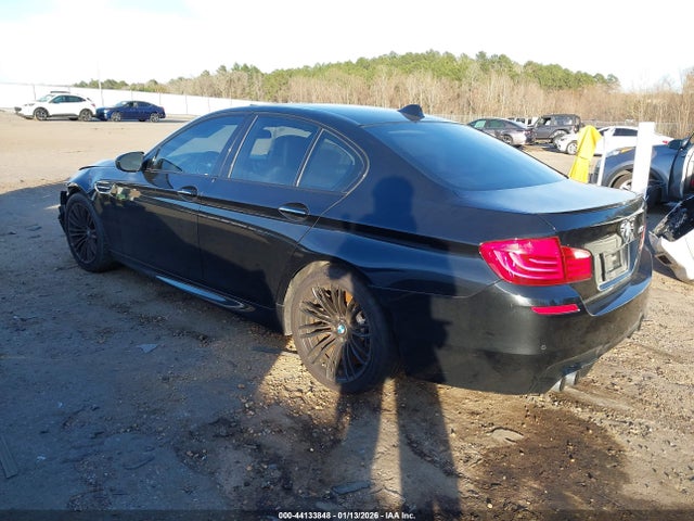 2013 BMW M5 WBSFV9C56DD097039 Photo 2