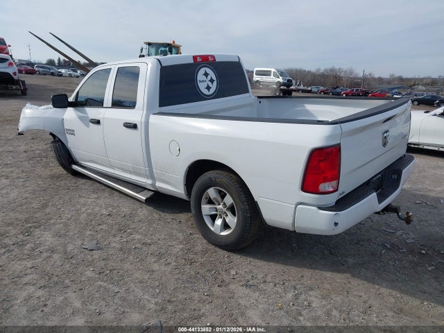 2017 RAM 1500 1C6RR7FG6HS559490 Photo 2