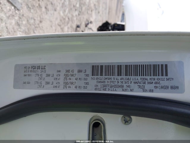 2017 RAM 1500 1C6RR7FG6HS559490 Photo 8